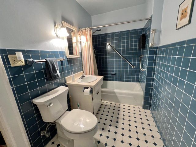 3009 Chatham STREET, Racine, WI 53402