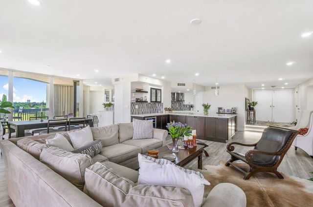 1900 Consulate Place 406, West Palm Beach, FL 33401
