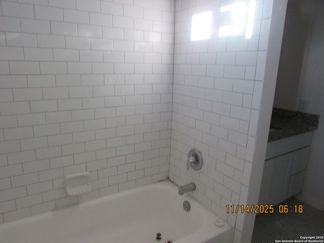 5243 Fountain LK, San Antonio, TX 78244