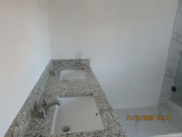 5243 Fountain LK, San Antonio, TX 78244