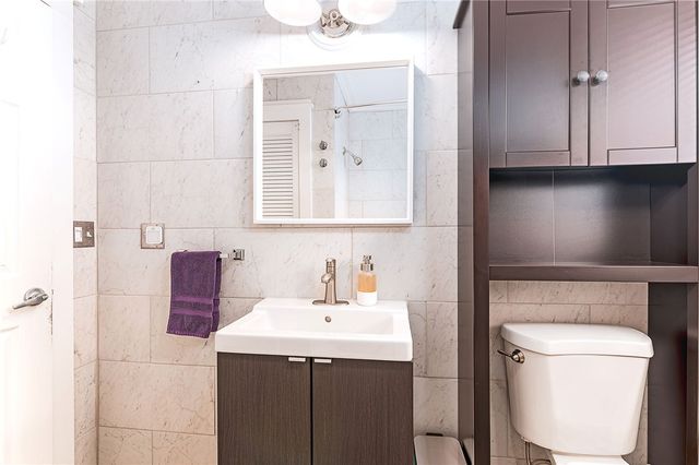 55 Rhode Island Boulevard, Portsmouth, RI 02871