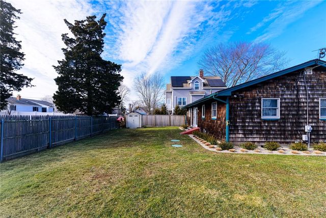 55 Rhode Island Boulevard, Portsmouth, RI 02871