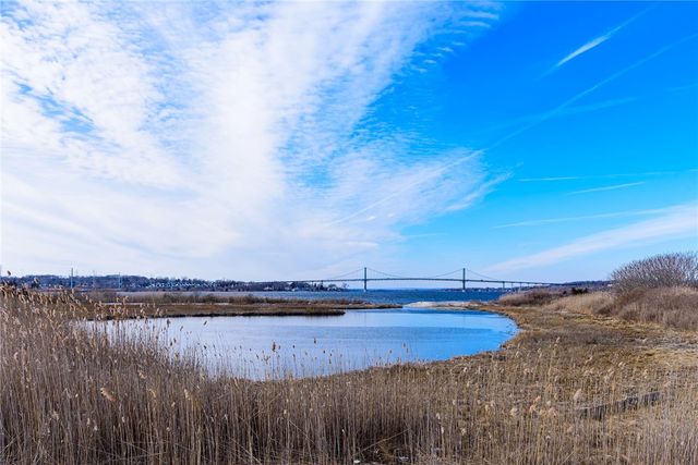 55 Rhode Island Boulevard, Portsmouth, RI 02871