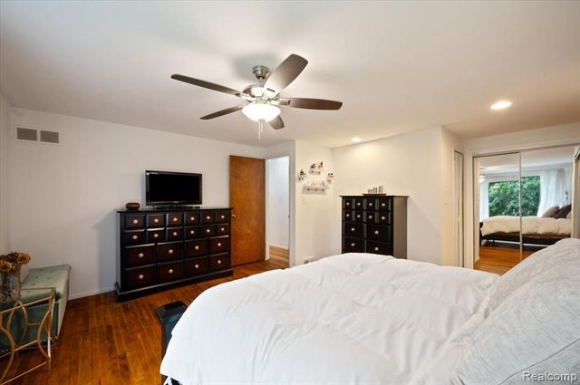 8323 Karam Boulevard 4, Warren, MI 48093