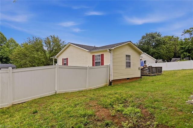 1640 Hill Court, Winston-salem, NC 27107