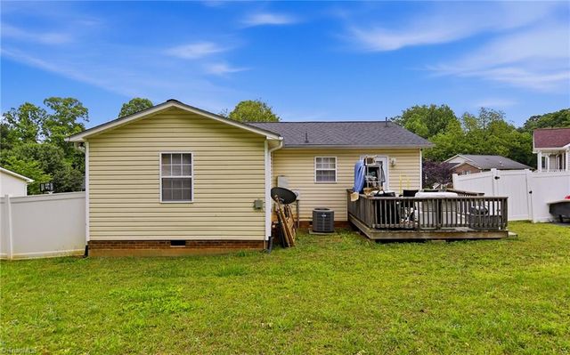 1640 Hill Court, Winston-salem, NC 27107