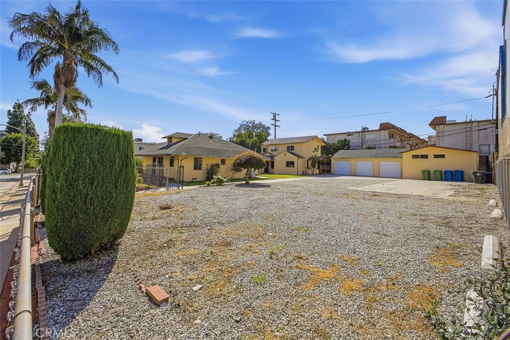 Image 2 of property listing at 209 N Monterey Street, Alhambra, CA 91801