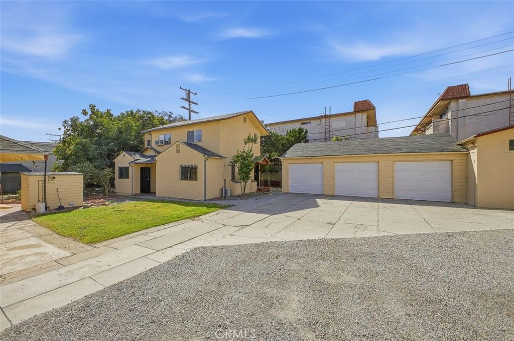 Image 3 of property listing at 209 N Monterey Street, Alhambra, CA 91801