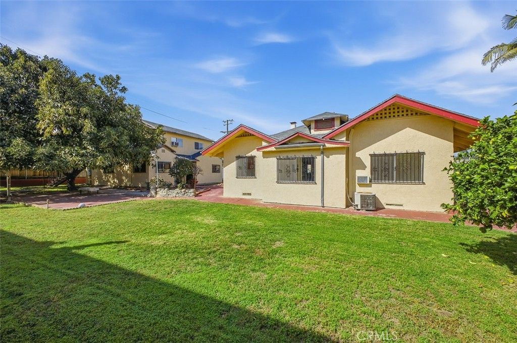 Image 6 of property listing at 209 N Monterey Street, Alhambra, CA 91801