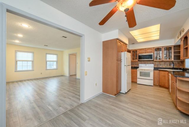 355 Old Nassau Road, Monroe, NJ 08831