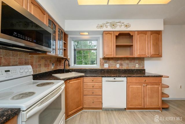 355 Old Nassau Road, Monroe, NJ 08831