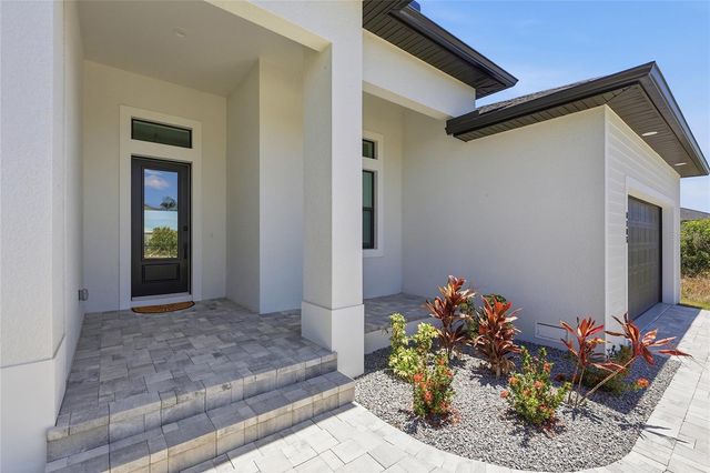 8105 ANTWERP CIRCLE, Port Charlotte, FL 33981