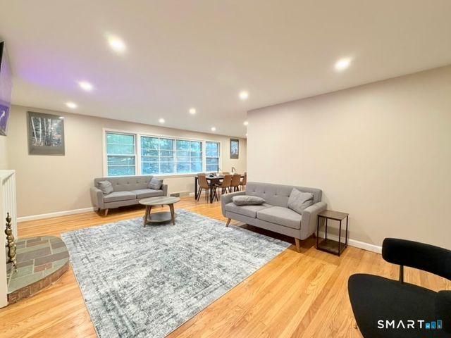 1 Long Hill Terrace, New Haven, CT 06515