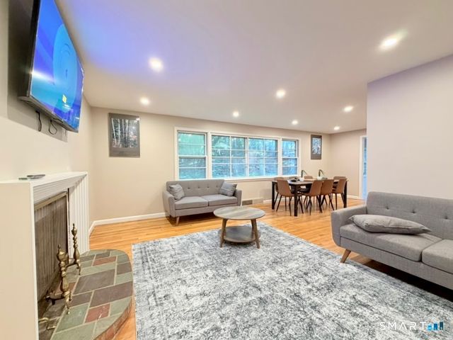 1 Long Hill Terrace, New Haven, CT 06515