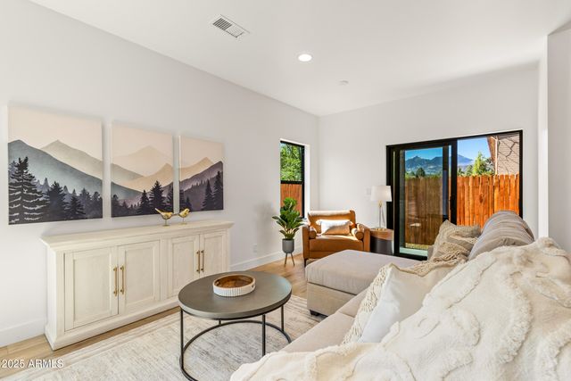 302 W OAK Avenue 2, Flagstaff, AZ 86001