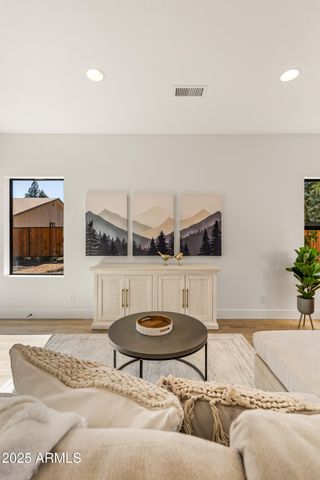 302 W OAK Avenue 2, Flagstaff, AZ 86001