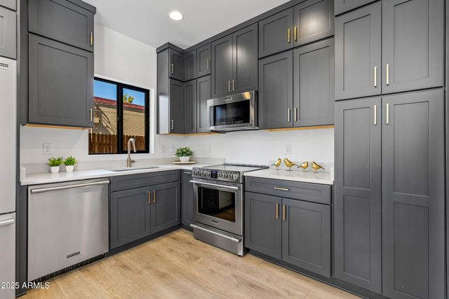 302 W OAK Avenue 2, Flagstaff, AZ 86001