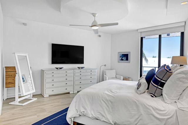 106 Inlet Way 305, Palm Beach Shores, FL 33404