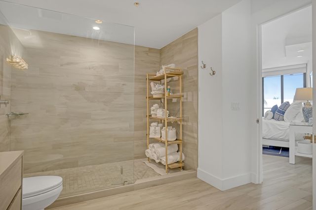 106 Inlet Way 305, Palm Beach Shores, FL 33404