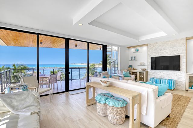 106 Inlet Way 305, Palm Beach Shores, FL 33404