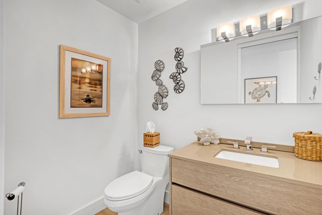 106 Inlet Way 305, Palm Beach Shores, FL 33404