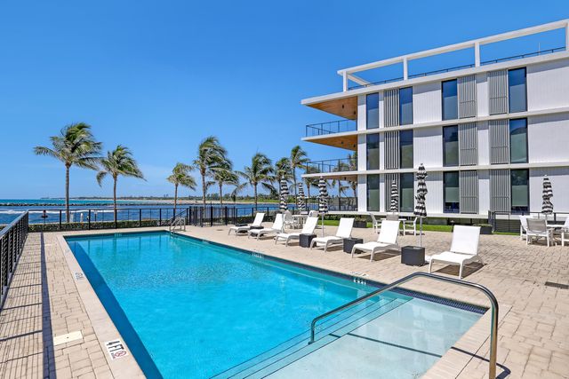 106 Inlet Way 305, Palm Beach Shores, FL 33404