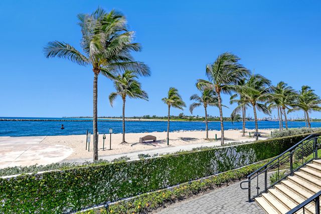106 Inlet Way 305, Palm Beach Shores, FL 33404