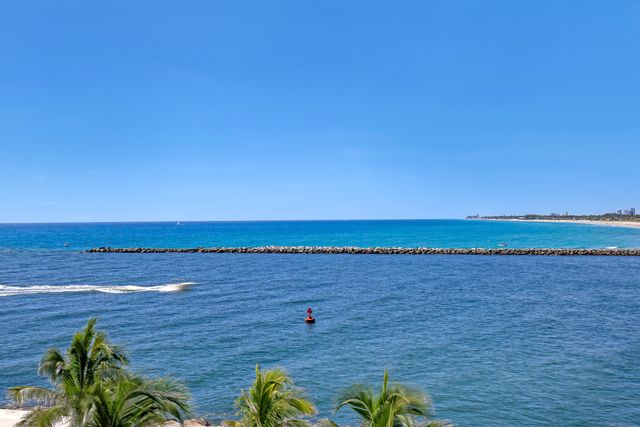 106 Inlet Way 305, Palm Beach Shores, FL 33404