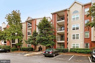 3311 WYNDHAM CIR #2195, Alexandria, VA 22302