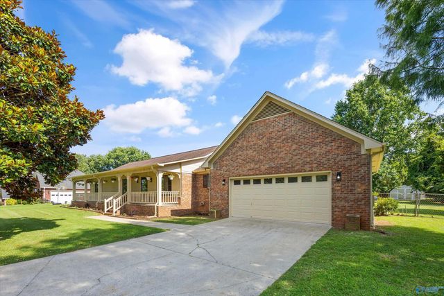 218 Slaterock Road, Hazel Green, AL 35750