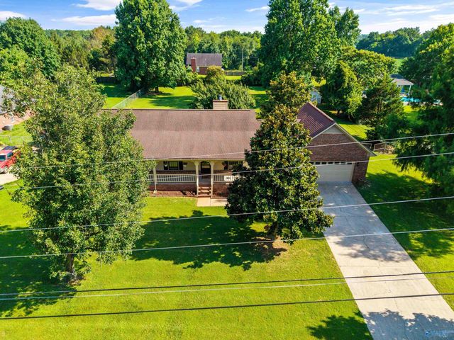 218 Slaterock Road, Hazel Green, AL 35750