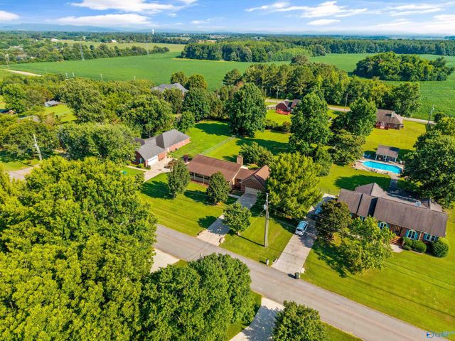 218 Slaterock Road, Hazel Green, AL 35750