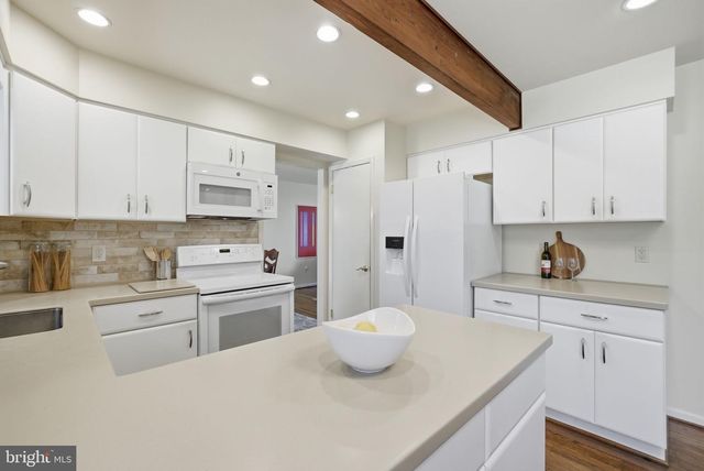 5207 CAPON HILL PL, Burke, VA 22015