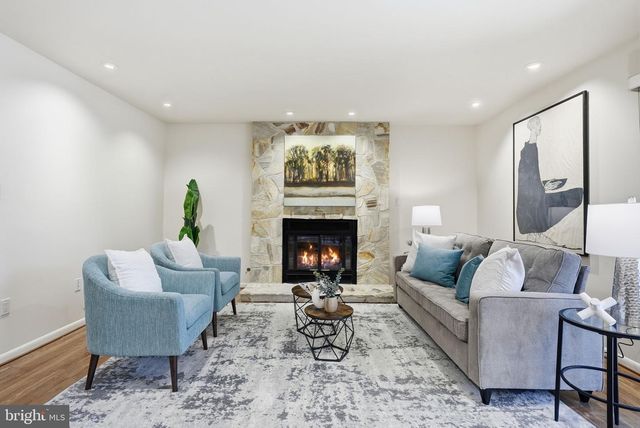 5207 CAPON HILL PL, Burke, VA 22015