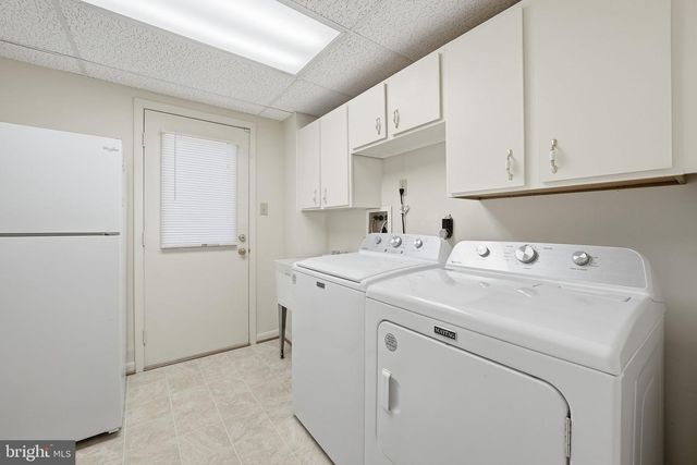 5207 CAPON HILL PL, Burke, VA 22015