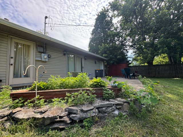 117 W Hoosier Street, Bloomington, IN 47403
