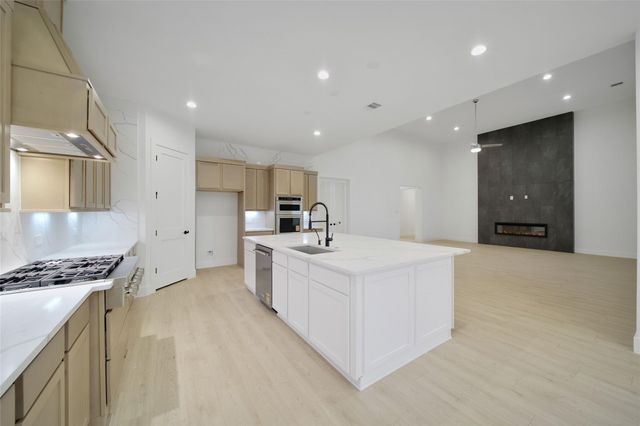 316 Louvenia Court, Pinehurst, TX 77362