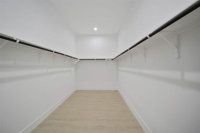 316 Louvenia Court, Pinehurst, TX 77362