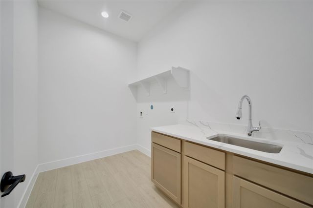 316 Louvenia Court, Pinehurst, TX 77362