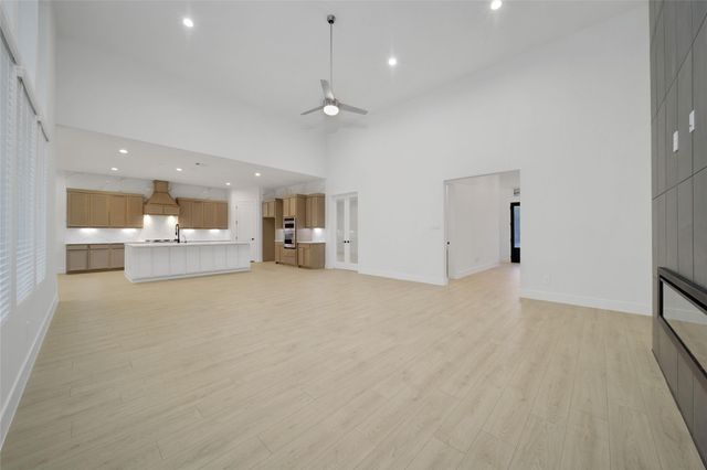 316 Louvenia Court, Pinehurst, TX 77362