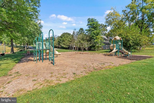 412 FAIRVIEW DR, Wayne, PA 19087