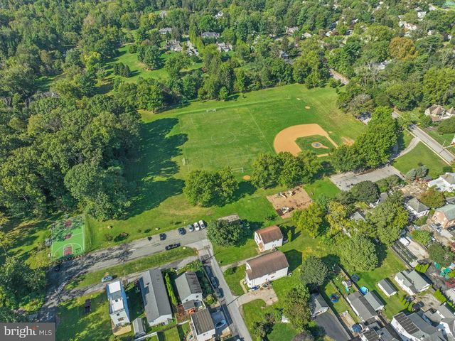 412 FAIRVIEW DR, Wayne, PA 19087