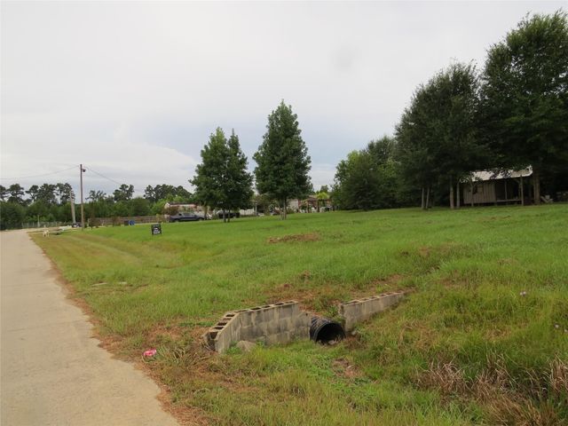 709 County Road 3554, Cleveland, TX 77327