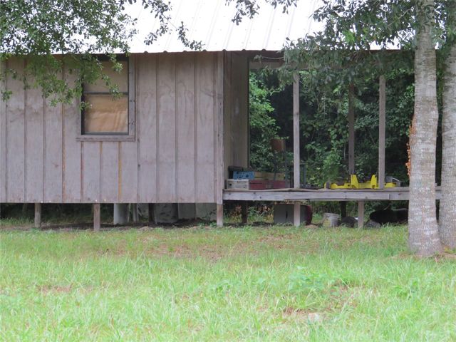 709 County Road 3554, Cleveland, TX 77327