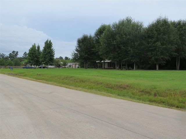 709 County Road 3554, Cleveland, TX 77327