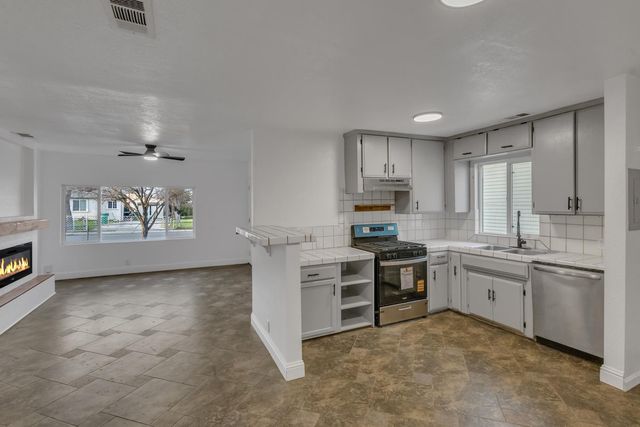 2360 Finland Ave, Stockton, CA 95205