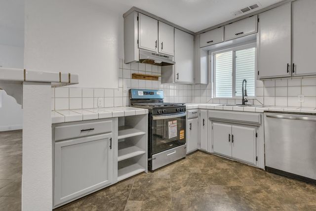 2360 Finland Ave, Stockton, CA 95205