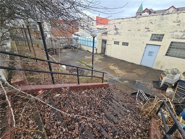 2711 South Park Avenue, Lackawanna, NY 14218