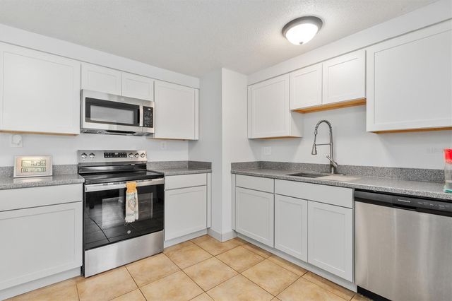 2205 DIXIE AVENUE, Punta Gorda, FL 33950