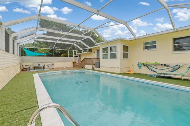 2205 DIXIE AVENUE, Punta Gorda, FL 33950